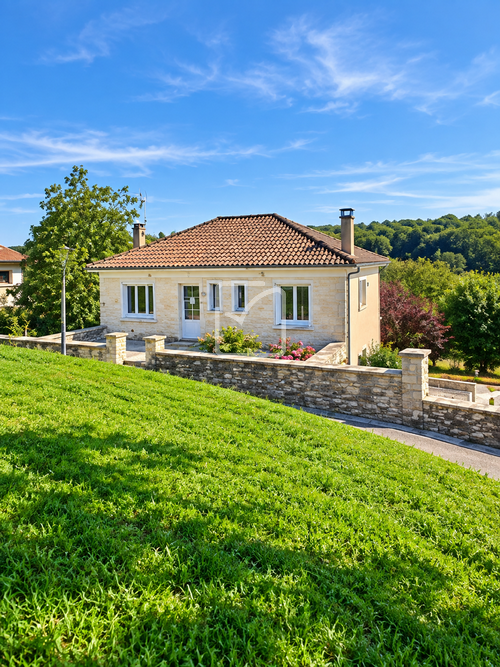 Maison à vendre à Gourdon, 108 m², 8 pièces – photo 1 sur 21