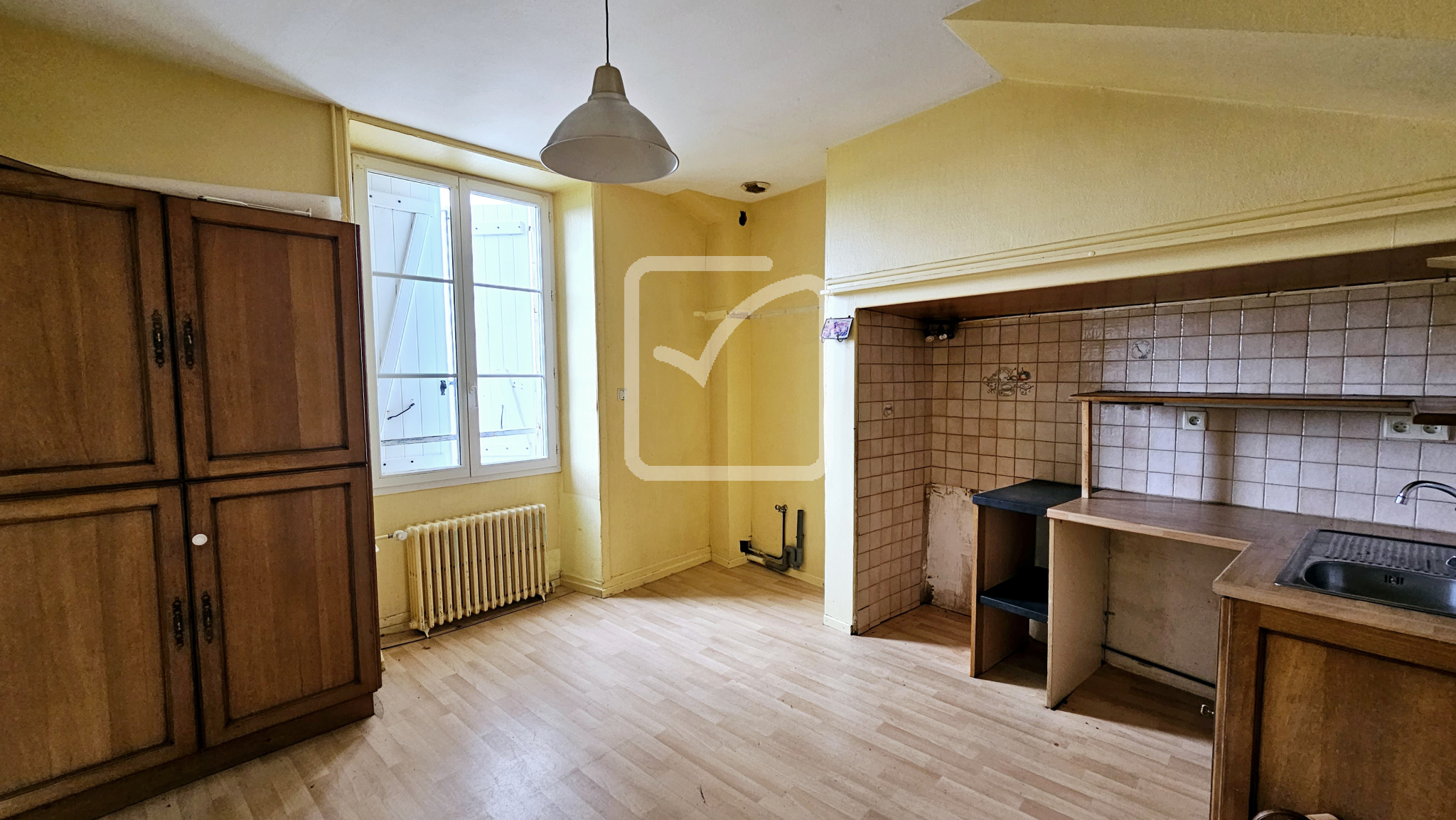 Maison à vendre à Ayen, 110,95 m², 7 pièces – photo 1 sur 12