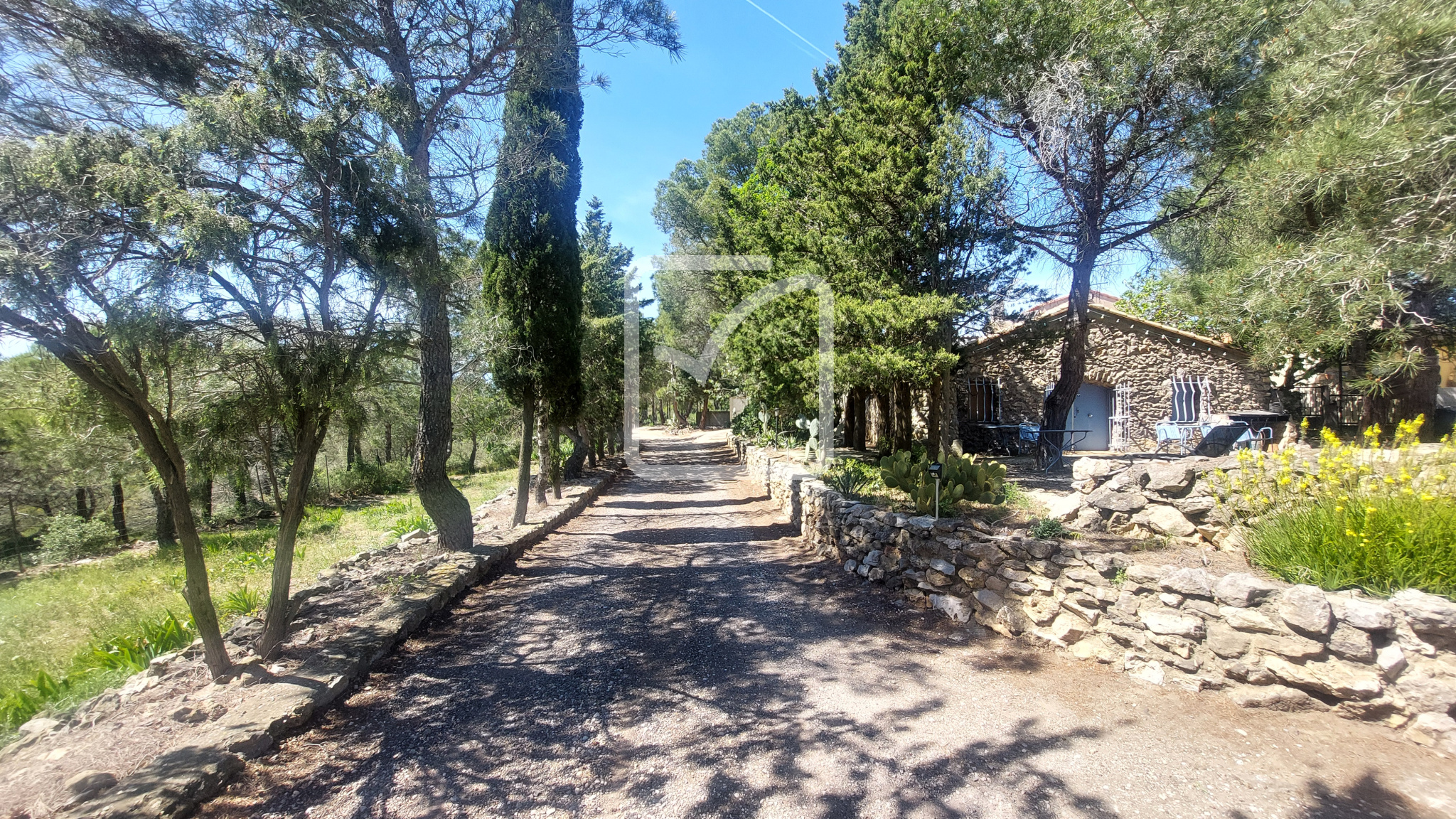 Maison à vendre à Treilles, 195 m², 6 pièces – photo 1 sur 20