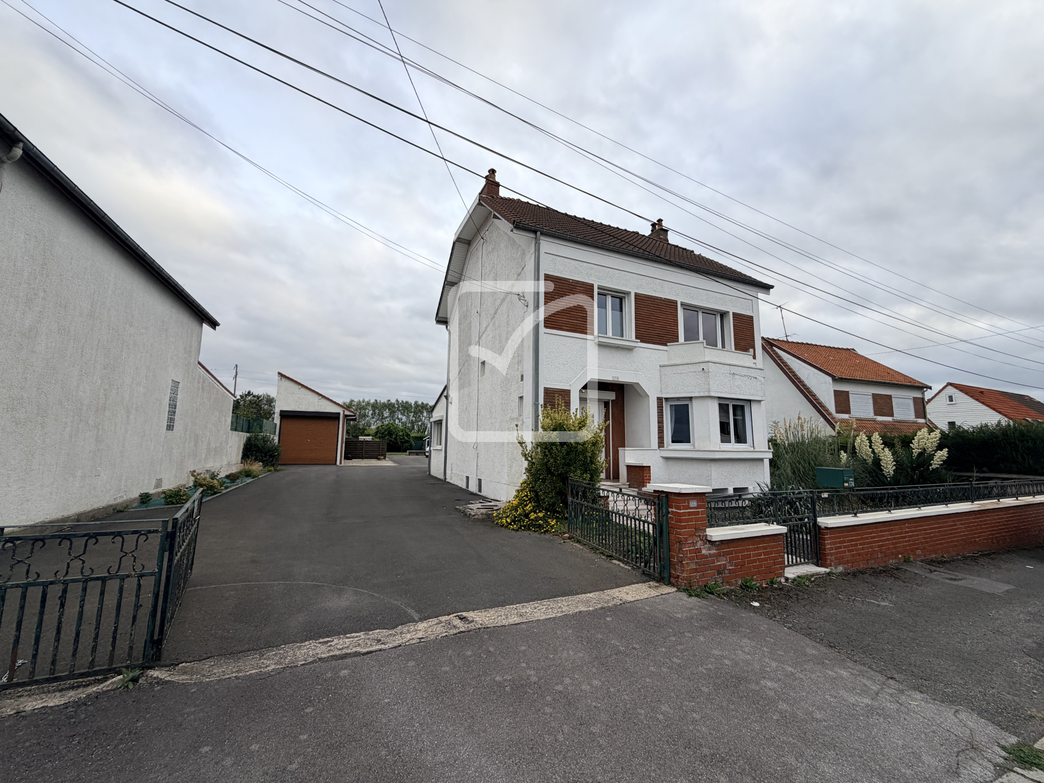 Maison à vendre à Maubeuge, 142,79 m², 7 pièces – photo 1 sur 11