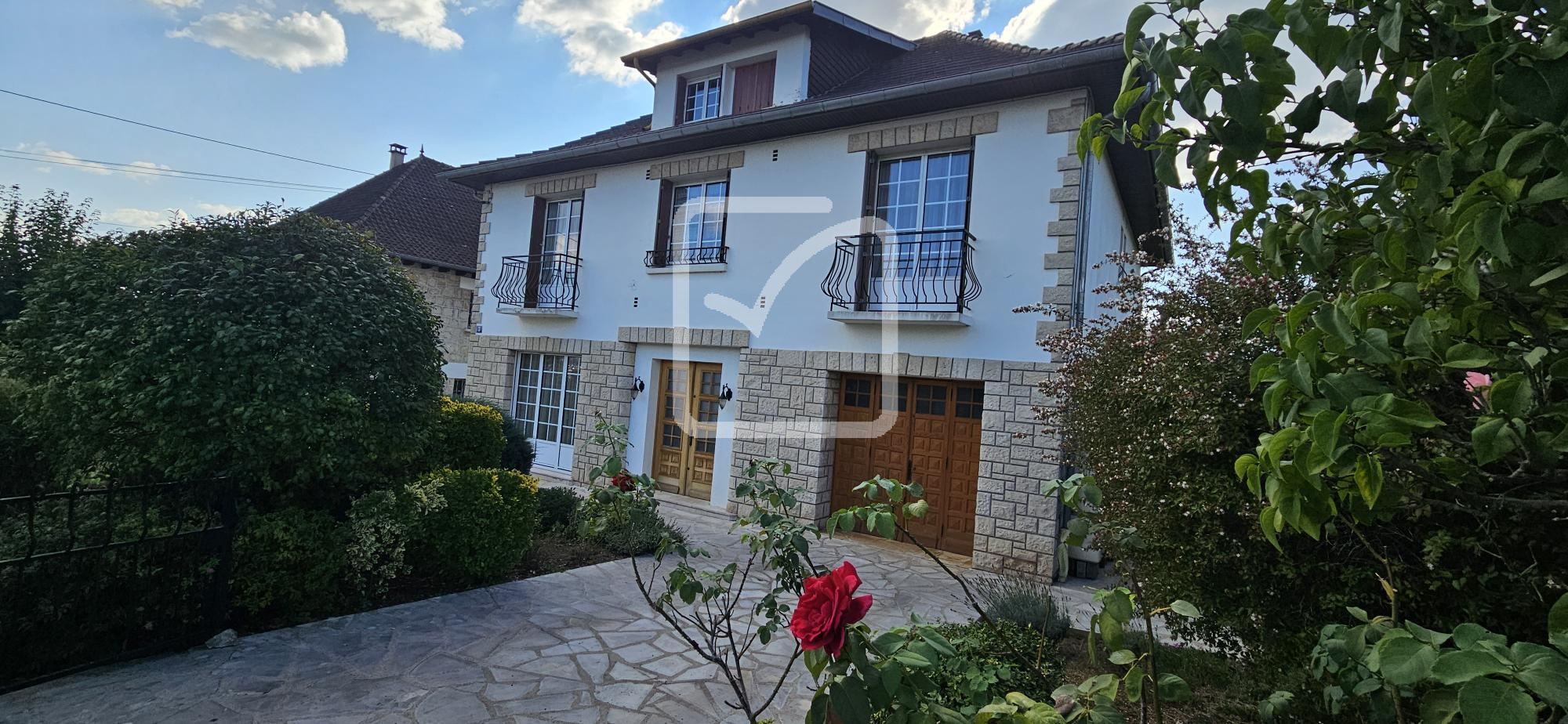 Maison à vendre à Brive la gaillarde, 175 m², 7 pièces – photo 1 sur 9